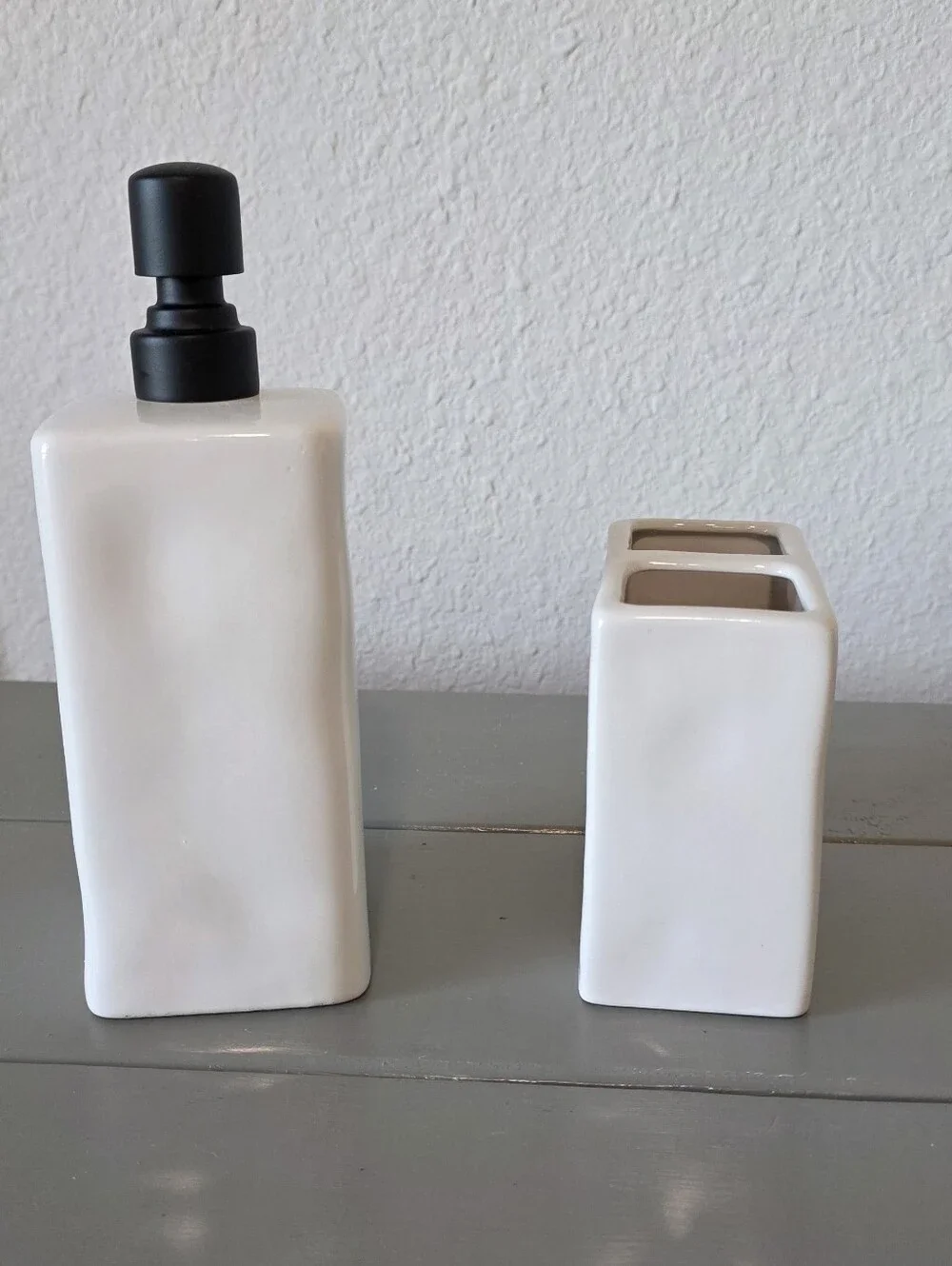 Rae Dunn Soap Dispenser & Brushes Holder
